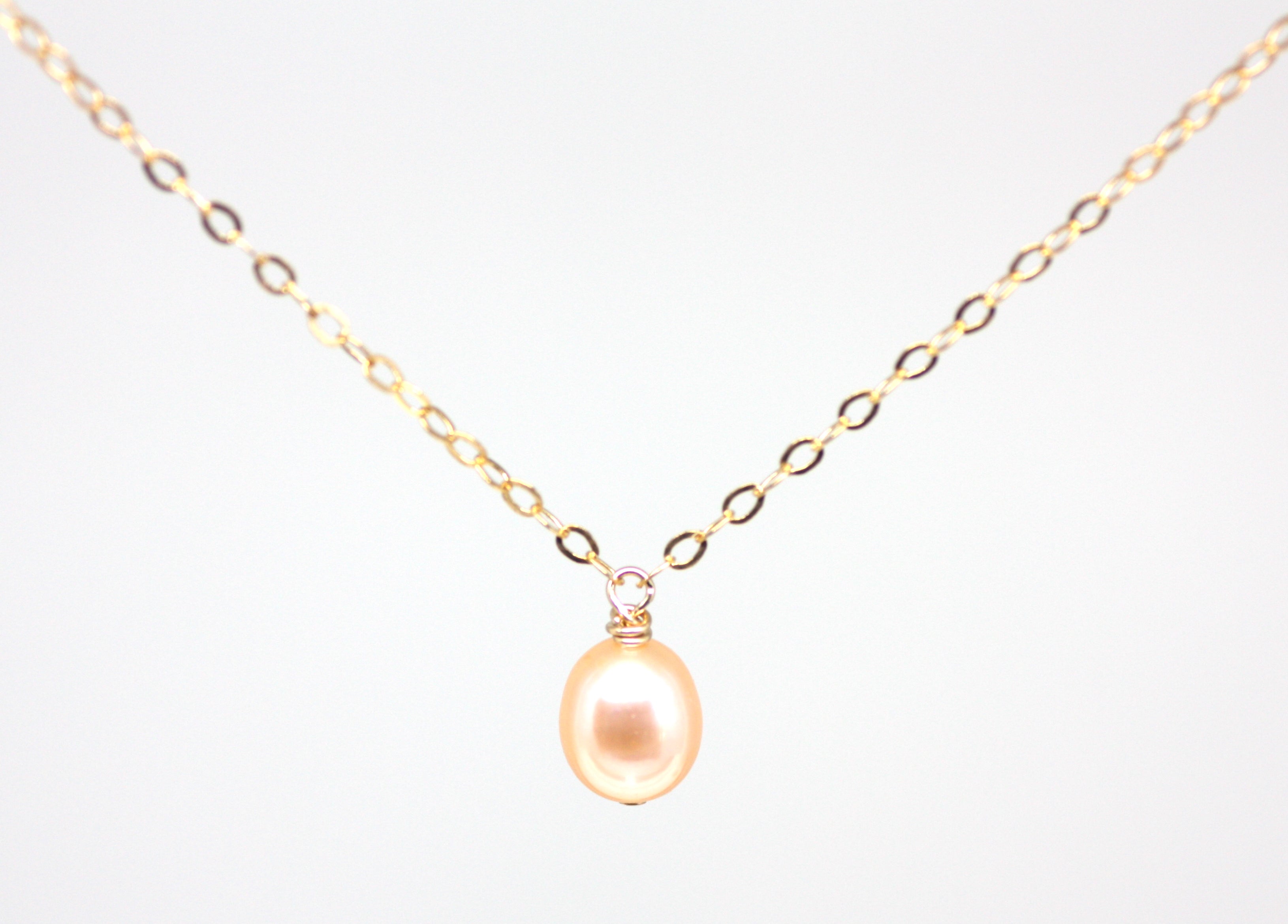Pink Pearl Small Pendant Necklace