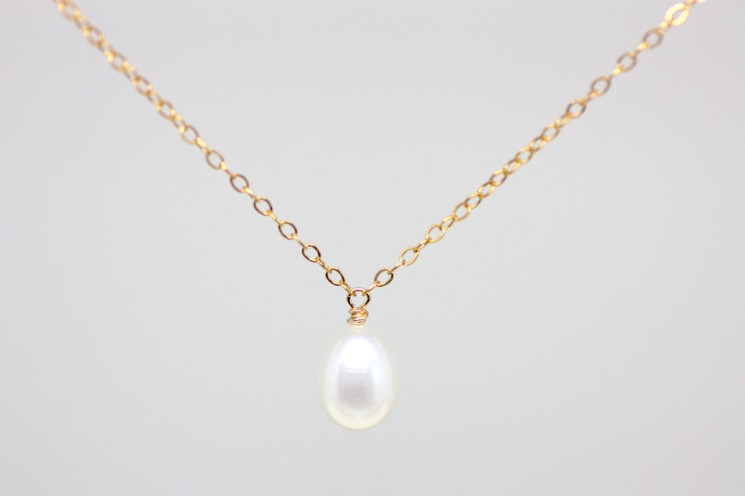 White Pearl Small Pendant Necklace